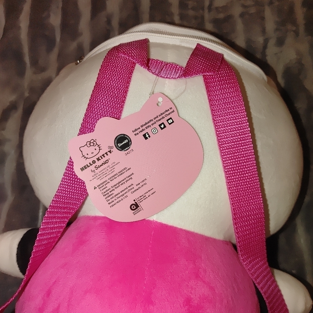 Hello Kitty Plush Backpack - Picture 5 of 7
